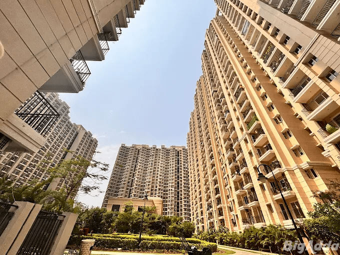 Resale Flats in Gr Noida